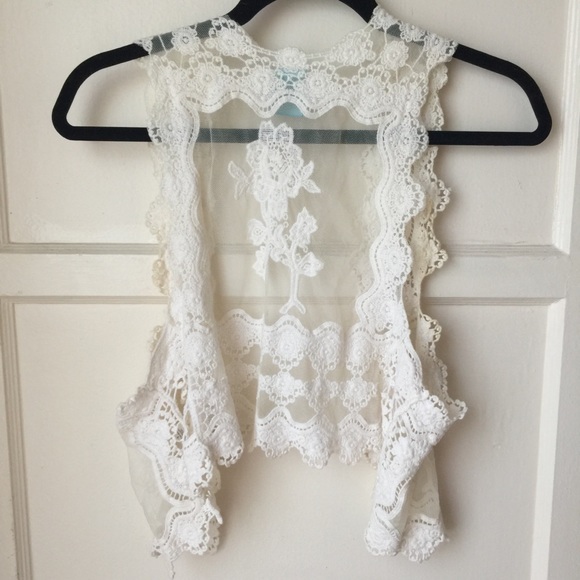 Lace vest - Picture 4 of 4